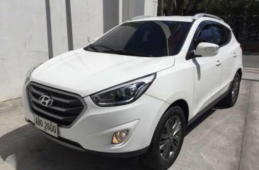 2015 Hyundai Tucson 2.0 GAS AT White For Sale 