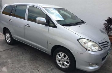 2009 Toyota Innova E AT Silver SUV For Sale 