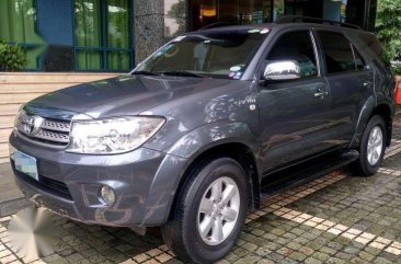 TOYOTA FORTUNER 2011 4x2 Gasoline for sale