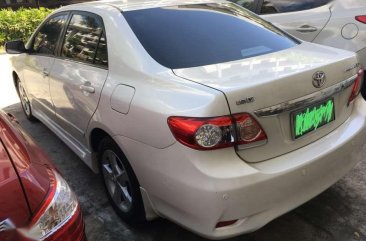 2012 Toyota Corolla Altis 1.6 V White For Sale 