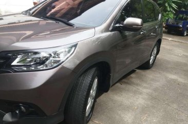 For sale slightly used and lady driven HONDA CRV TITANIUM 2015