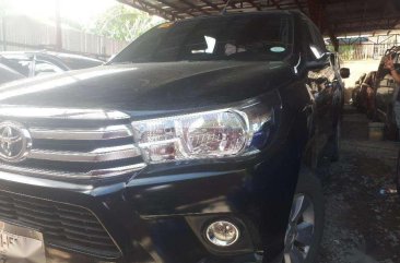 Toyota Hilux 2016 4x2 Well maintained Blue For Sale 