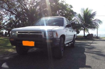 1996 Toyota Hilux 4x2 2L II 2.5 li diesel engine for sale