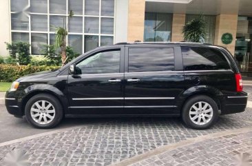 2010 Chrysler Town and Country Black For Sale 