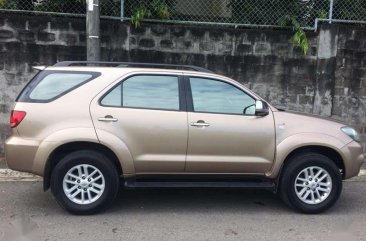 Toyota Fortuner G 2006 Beige SUV For Sale 