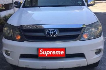 Toyota Fortuner 4x2 Diesel White SUV For Sale 