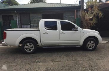 Nisaan Navara LE PICK UP 2009 White For Sale 