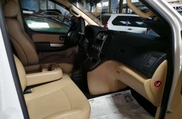 2015 Hyundai Grand Starex gold for sale