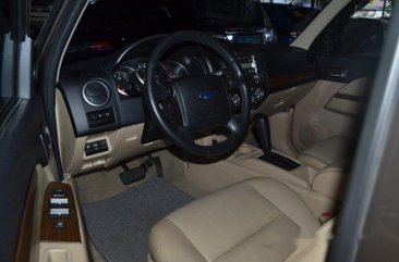 Well-maintained Ford Everest 2013 for sale