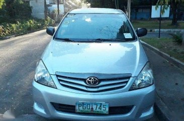 Toyota Innova J 2010 gas 2.0 silver for sale