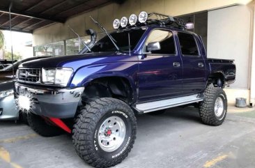 Toyota Hilux 2000 for sale