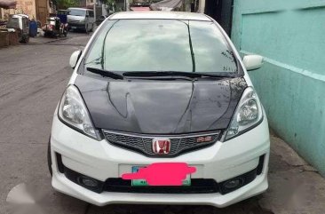 For sale 2012 Honda Jazz 1.5 A/T top of the line