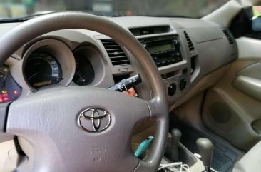 Toyota Hilux G 2005 model for sale