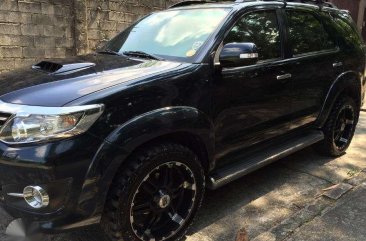 2015 Toyota Fortuner 2.5V 4x2 AT Black For Sale 