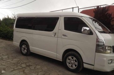 2010 Hiace Super Grandia d4d matic tranny for sale