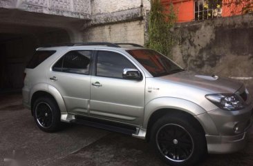 Toyota Fortuner 2005 V Edition 4x4 Silver For Sale 