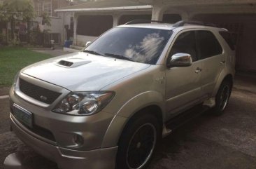 Toyota Fortuner 2005 V Edition 4x4 Silver For Sale 