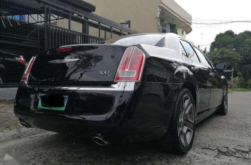 2012 Chrysler 300c AT Black Sedan For Sale 