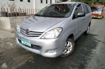 2012 Toyota Innova E Manual Silver SUV For Sale 