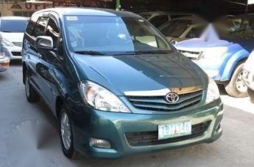 Toyota Innova 2012 Automatic Green For Sale 