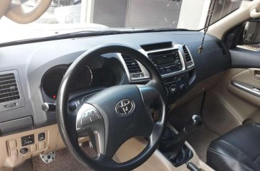 Toyota Hilux 2014 Silver Pickup For Sale 