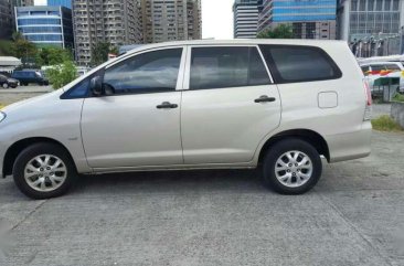 Toyota Innova 2010 E gas manual for sale