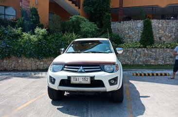 Mitsubishi Strada GLX V White Pickup For Sale 