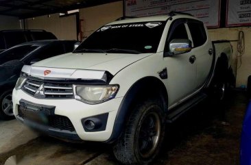 2010 MITSUBISHI STRADA GLX Manual Transmission White for sale