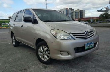 Toyota Innova 2010 E gas manual for sale