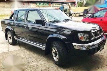 Nissan Frontier 4x4 pickup automatic top of the line for sale