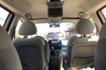 Well-maintained Kia Carnival 2013 for sale