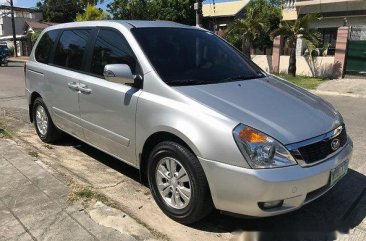 Well-maintained Kia Carnival 2013 for sale