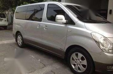 2009 Hyundai Grand Starex Silver Van For Sale 