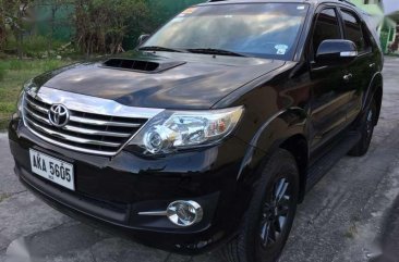 Toyota Fortuner 2015 V Black SUV For Sale 