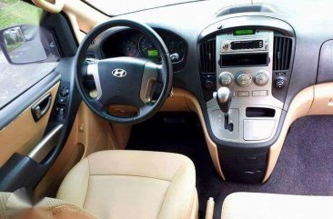 2011 Hyundai Starex GOLD White For Sale 