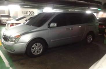 Well-kept Kia Carnival for sale