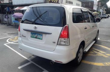 2010 Toyota Innova Manual White SUV For Sale 