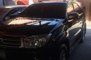 2011 Toyota Fortuner G AT Black SUV For Sale 