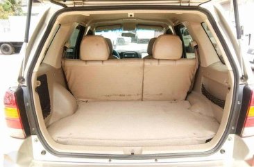 Ford Escape 2005 AT Silver SUv For Sale 