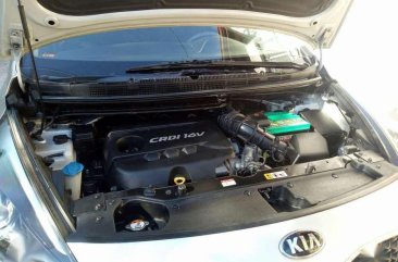 Kia Carens LX 6MT CRDi 2014 for sale