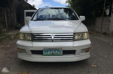 Mitsubishi Grandis Chariot AT 2004 White For Sale 