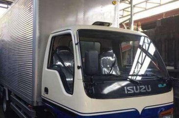 Isuzu Elf Closevan Manual Truck For Sale 