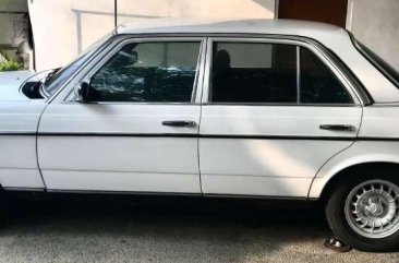 FOR SALE MERCEDES BENZ W-123 200 GAS MT 1985