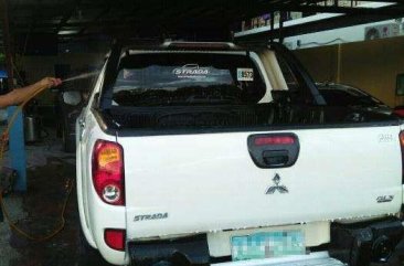 Mitsubishi Strada GLX 2008 White Pickup For Sale 