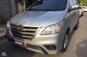 2016 Silver TOYOTA Innova E DSL Manual Tranny FOR SALE