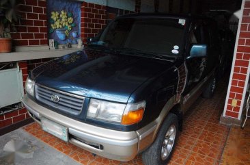 Toyota Revo 2000 Gas Manual for sale 