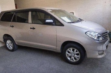 Toyota Innova 2011 2.0 E AT GAS - RUSH SALE