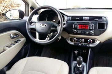 Car sedan Kia Rio 2012 for sale