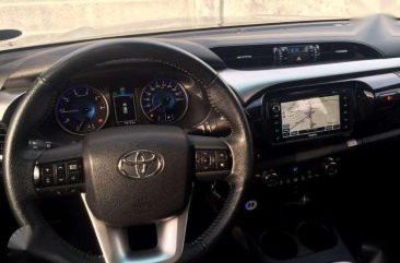 Toyota Hilux 2016 AT for sale 