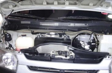 2016 Toyota Hiace COMMUTER VAN 3.0 ENGINE Manual Diesel for sale